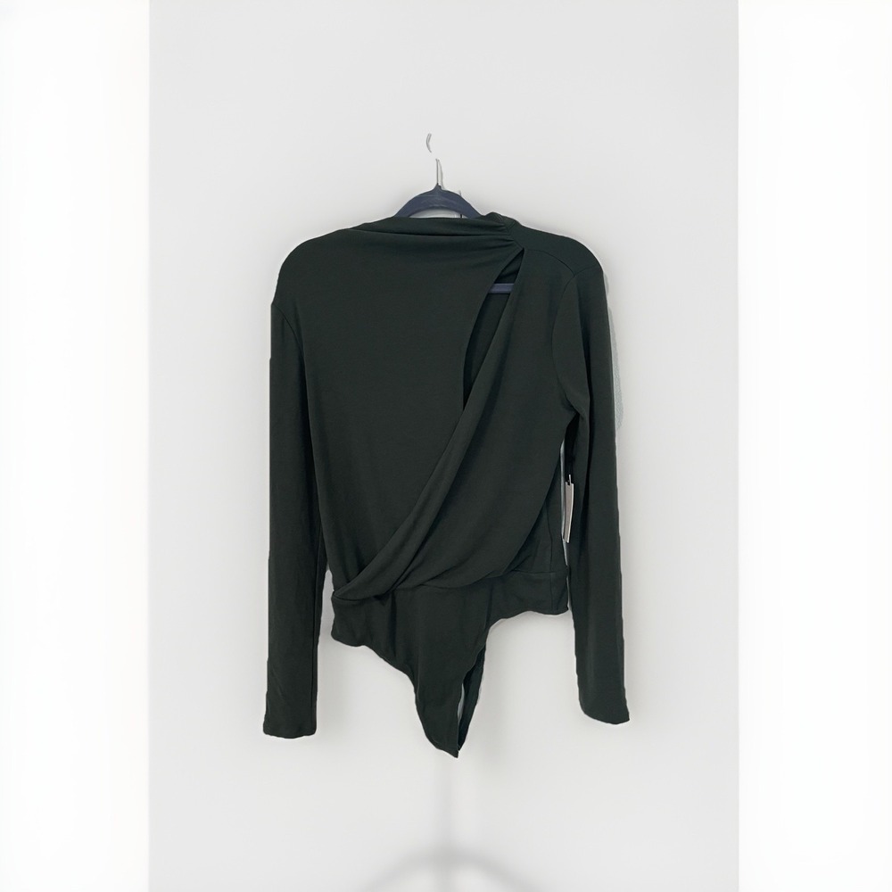 ASTR The Label Women's Dark Green Knit Long Sleeve‎ Cutout Bodysuit Top Sz M NWT